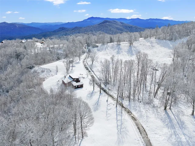 $325,000 | 1115 Elk Wallow, Bakersville, NC 28705