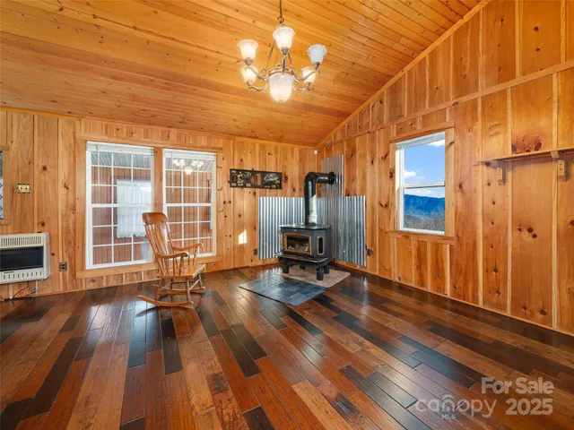 $325,000 | 1115 Elk Wallow, Bakersville, NC 28705