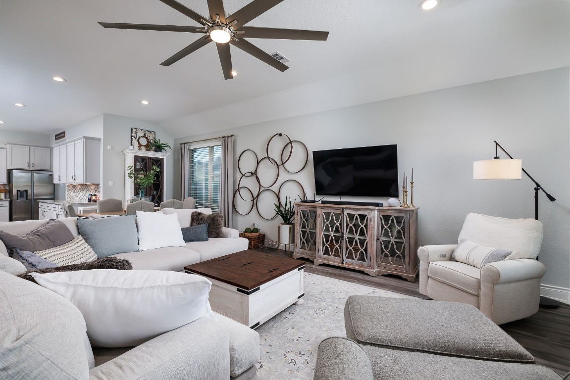 1507 Oakdale Crest Road Montgomery, TX 77316 - Photo 8 of 23 a living room with furniture and a flat screen tv
