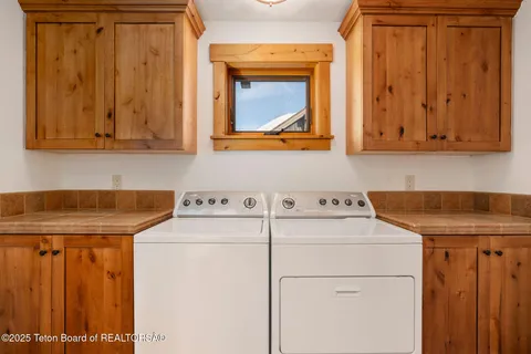 $1,399,000 | 19 Moulton Lane, Victor, ID 83455