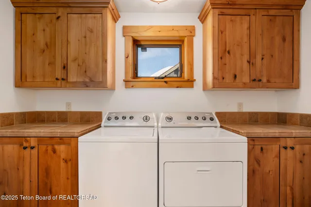 $1,399,000 | 19 Moulton Lane, Victor, ID 83455