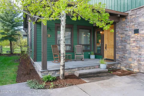 $1,399,000 | 19 Moulton Lane, Victor, ID 83455