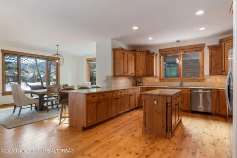 $1,399,000 | 19 Moulton Lane, Victor, ID 83455