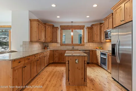 $1,399,000 | 19 Moulton Lane, Victor, ID 83455