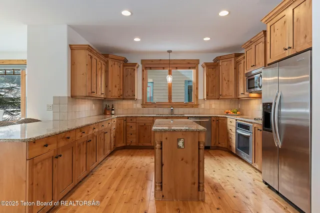 $1,399,000 | 19 Moulton Lane, Victor, ID 83455