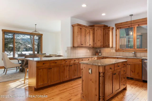 $1,399,000 | 19 Moulton Lane, Victor, ID 83455