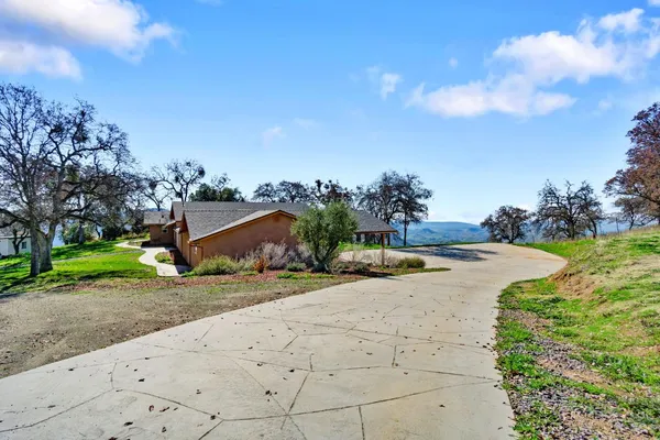 $2,395,000 | 38176 Cardinal Lane, Squaw Valley, CA 93675