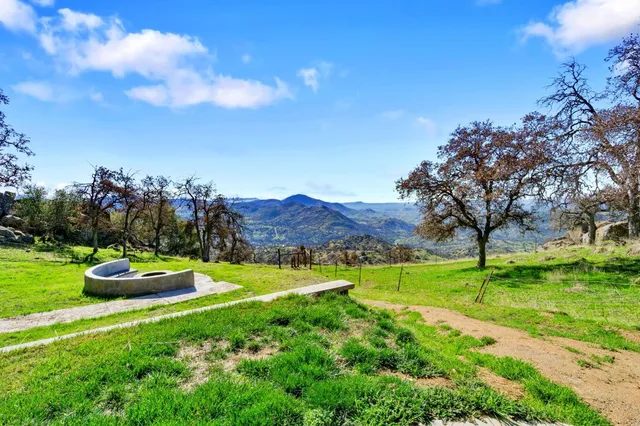 $2,395,000 | 38176 Cardinal Lane, Squaw Valley, CA 93675