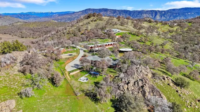 $2,395,000 | 38176 Cardinal Lane, Squaw Valley, CA 93675