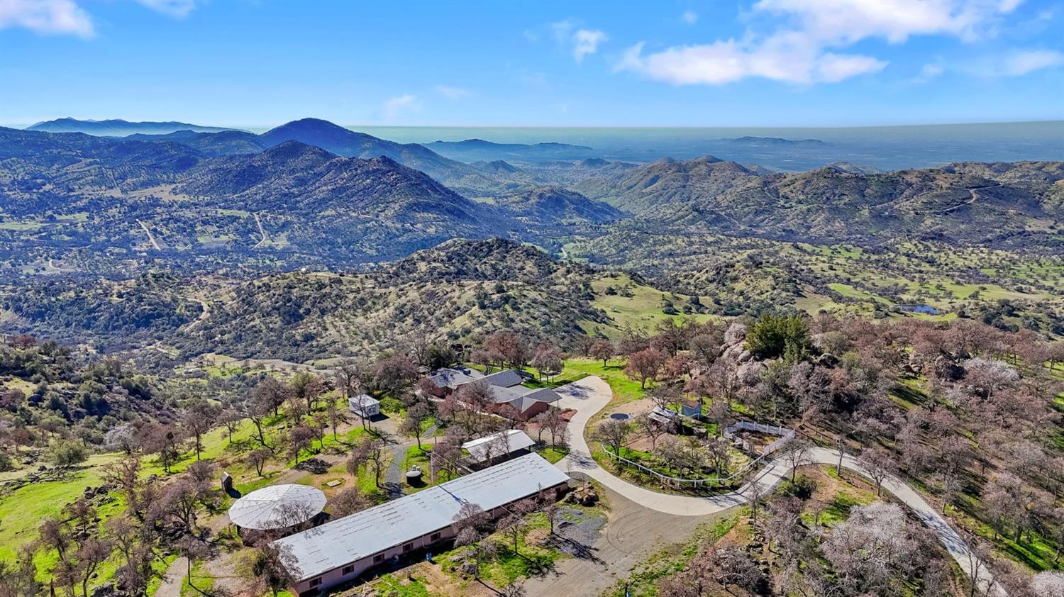 38176 Cardinal Lane Squaw Valley, CA 93675 - Photo 35 of 42