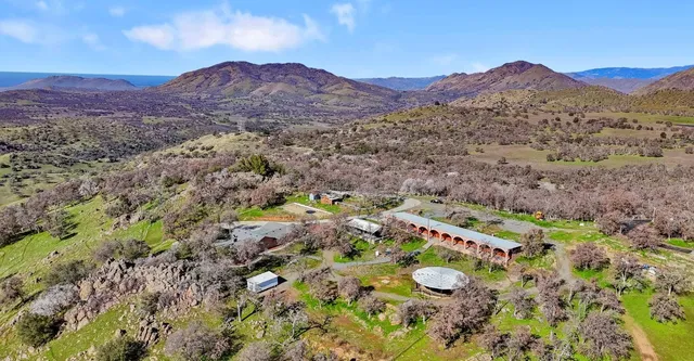 $2,395,000 | 38176 Cardinal Lane, Squaw Valley, CA 93675