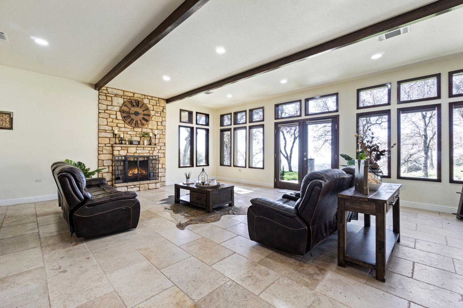 38176 Cardinal Lane Squaw Valley, CA 93675 - Photo 6 of 42