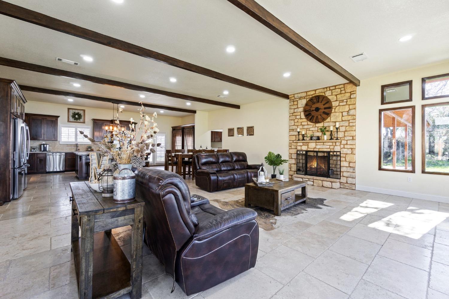 38176 Cardinal Lane Squaw Valley, CA 93675 - Photo 7 of 42