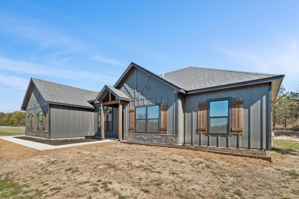 298 Greanead Road Forestburg, TX 76239 - Photo 3 of 38 a house with a outdoor space
