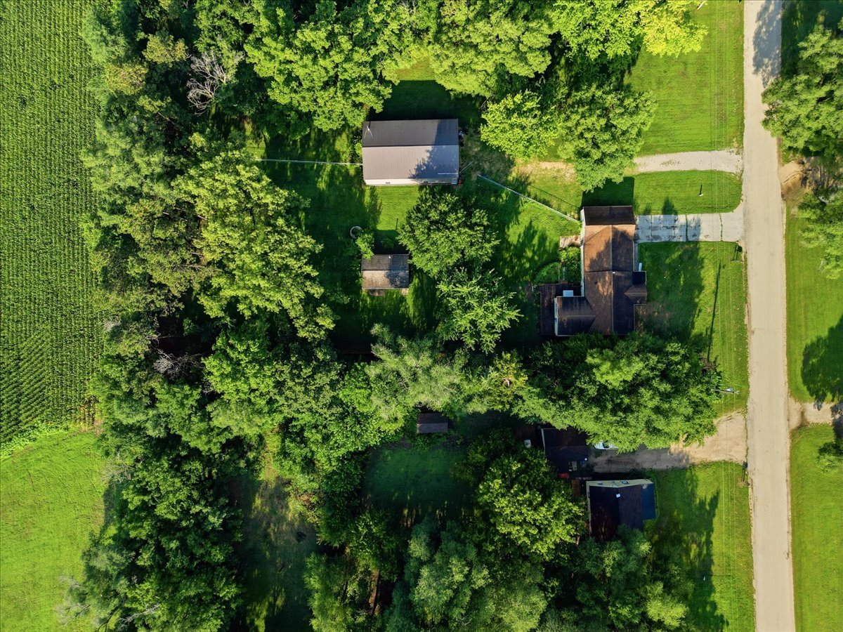 10464 2 Mile Road Thomson, IL 61285 - Photo 10 of 28 Gallery Image 10
