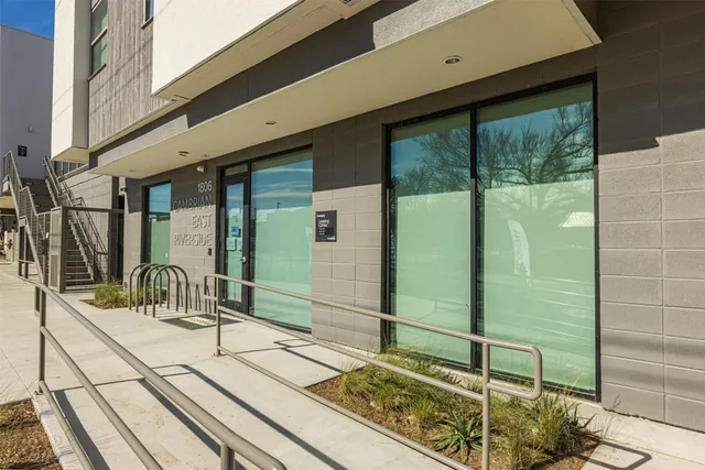 $1,464 | 1806 Clubview Avenue, Austin, TX 78741