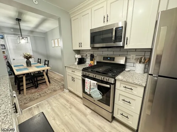 $375,000 | 322 Stratford Place, Unit 322, Bridgewater, NJ 08805