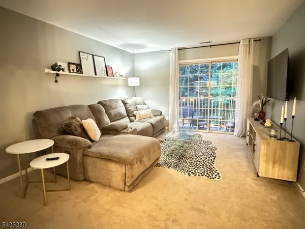 $375,000 | 322 Stratford Place, Unit 322, Bridgewater, NJ 08805