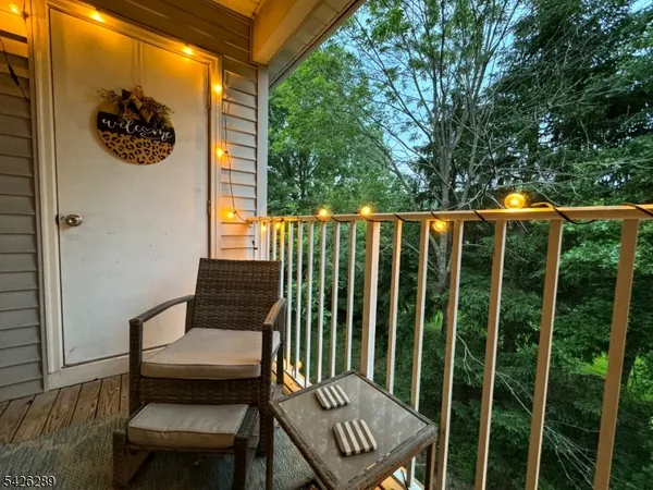 $375,000 | 322 Stratford Place, Unit 322, Bridgewater, NJ 08805