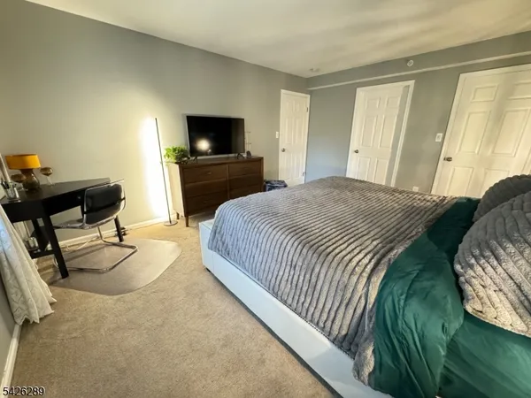 $375,000 | 322 Stratford Place, Unit 322, Bridgewater, NJ 08805