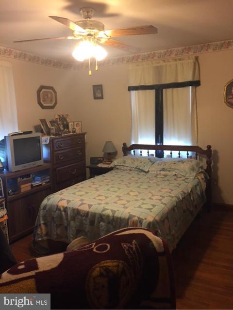 12810 Point Salem Road Hagerstown, MD 21740 - Photo 7 of 11 Bedroom