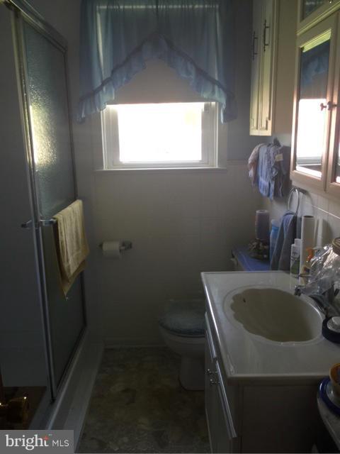 12810 Point Salem Road Hagerstown, MD 21740 - Photo 8 of 11 Bath