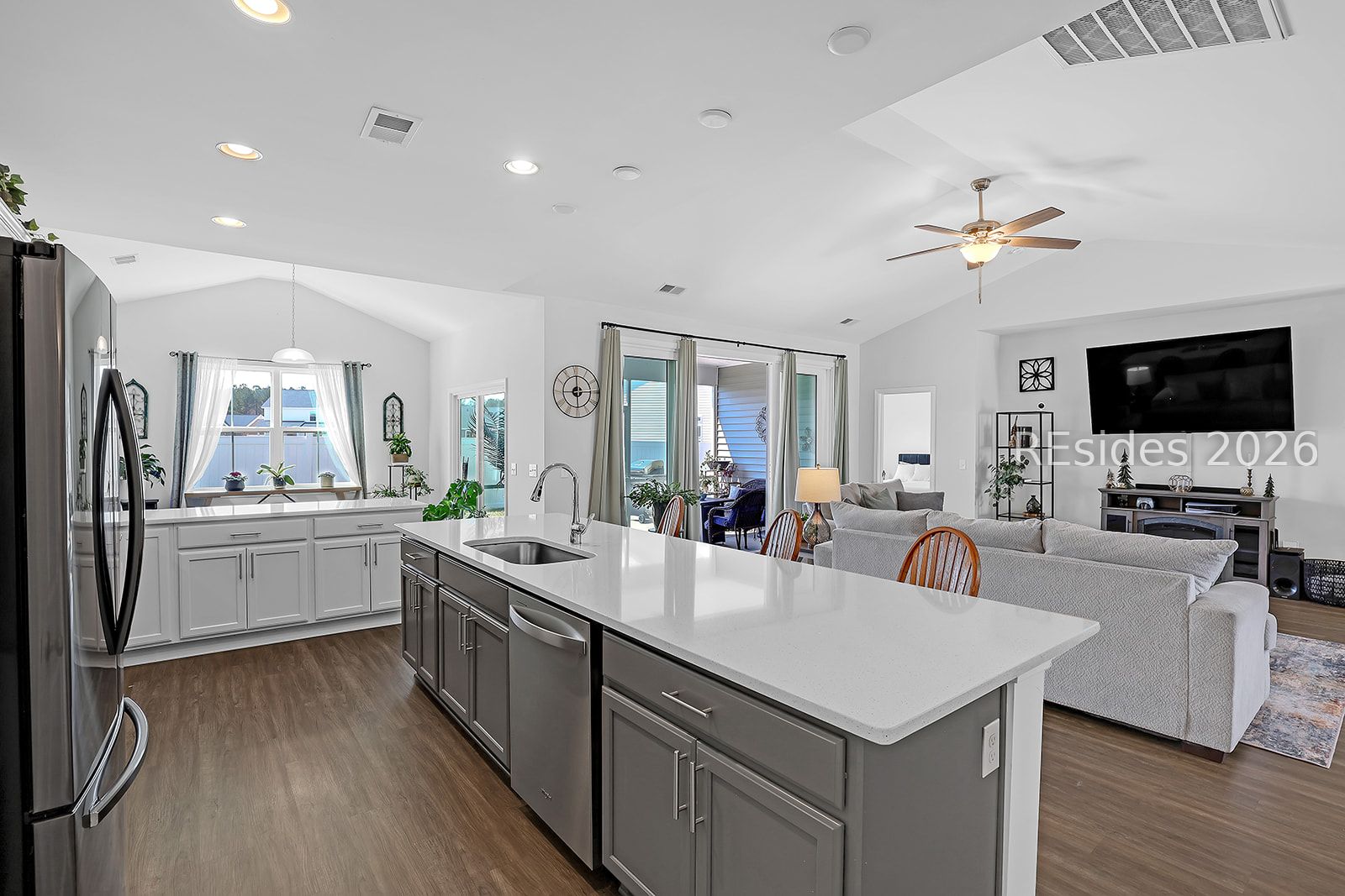 180 Sullivan Circle Ridgeland, SC 29936 - Photo 13 of 70 Upgraded appliances, soft close cabinets