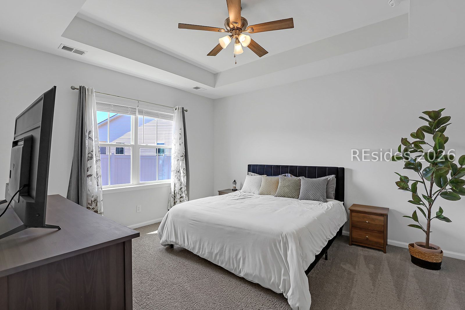 180 Sullivan Circle Ridgeland, SC 29936 - Photo 21 of 70 Large primary with tray ceiling