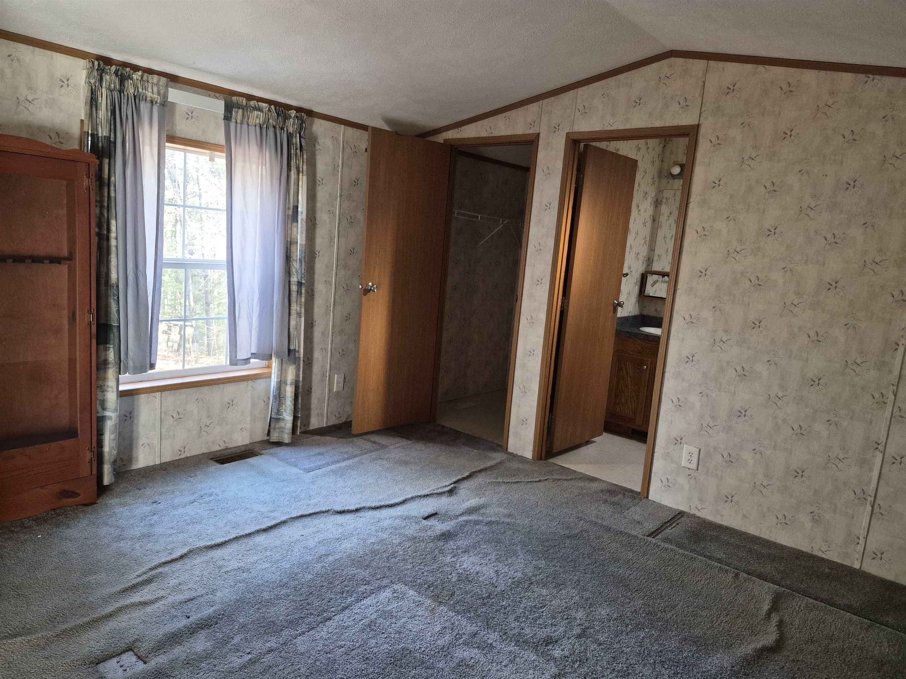 69 Parade Ground Cemetery Road Warner, NH 03278 - Photo 9 of 14