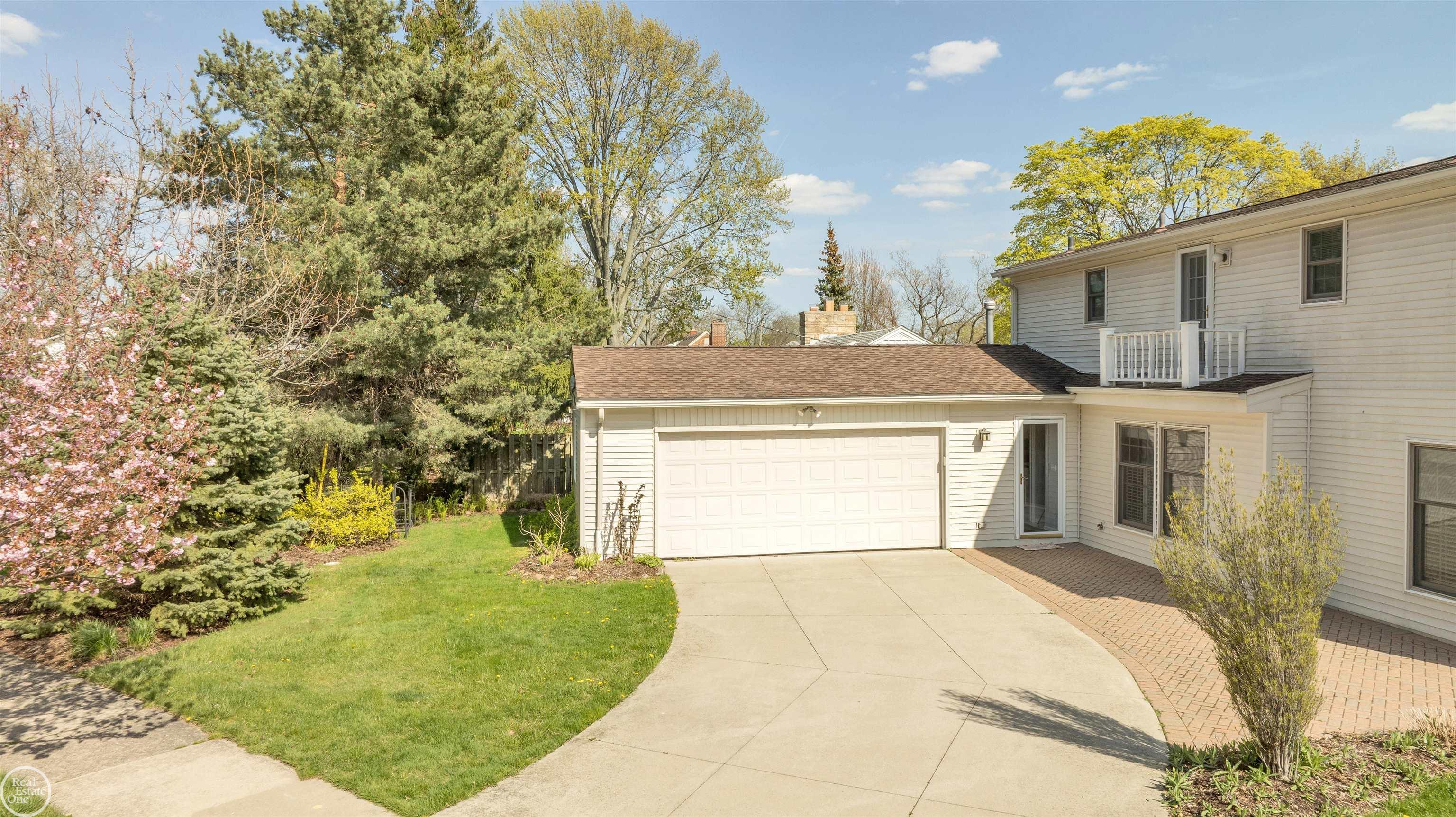4132 Amherst Road Royal Oak, MI 48073 - Photo 42 of 49 50143663-79bf8daf-de21-46be-8cb1-407fd6e049fe.JPG