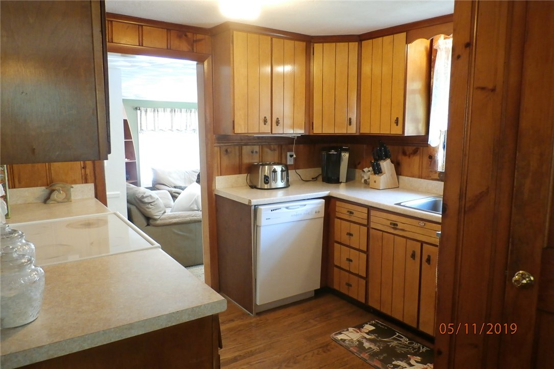 108 Lakeland Road Cranston, RI 02910 - Photo 14 of 31 KITCHEN