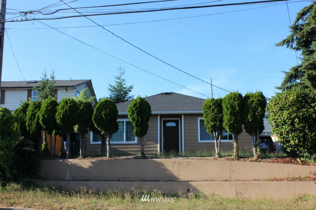 616 Southwest Langston Road Renton, WA 98057 - Photo 1 of 13