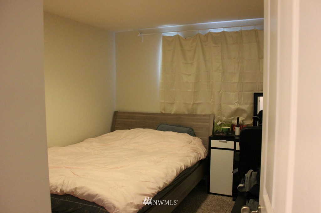 616 Southwest Langston Road Renton, WA 98057 - Photo 6 of 13