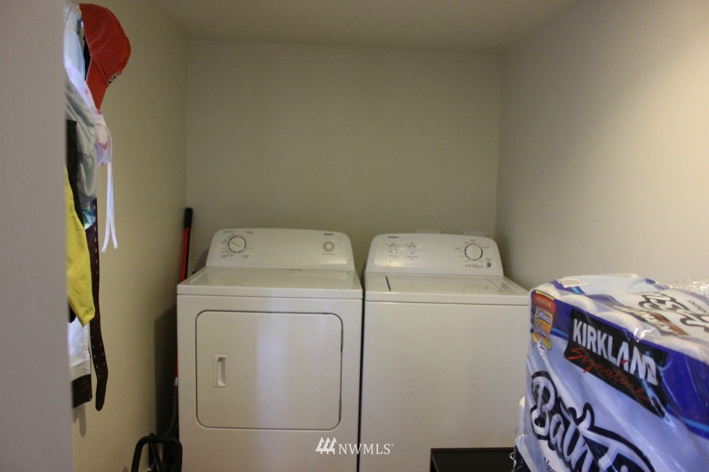 616 Southwest Langston Road Renton, WA 98057 - Photo 10 of 13