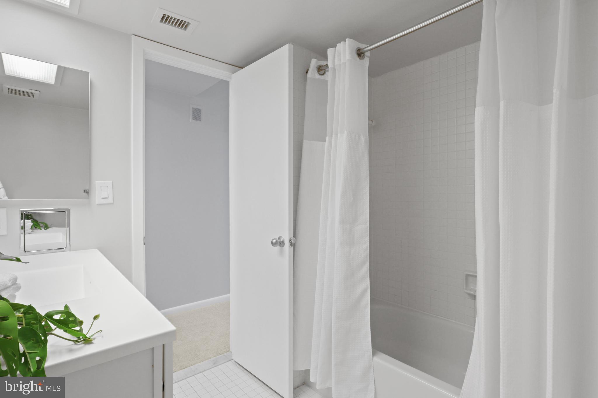 5501 Seminary Road, Unit 1904S Falls Church, VA 22041 - Photo 26 of 48 Gallery Image 26