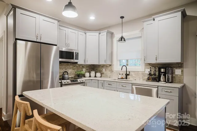 $565,000 | 140 Gosling Drive, Hendersonville, NC 28792