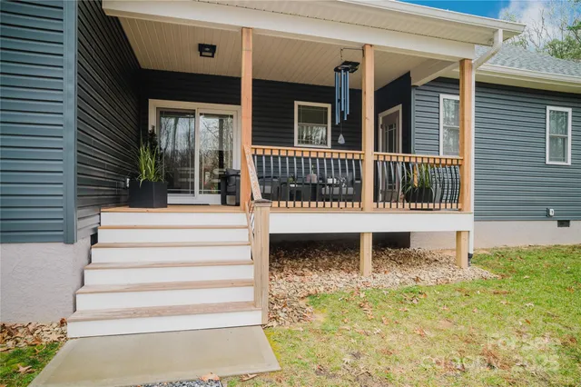 $565,000 | 140 Gosling Drive, Hendersonville, NC 28792