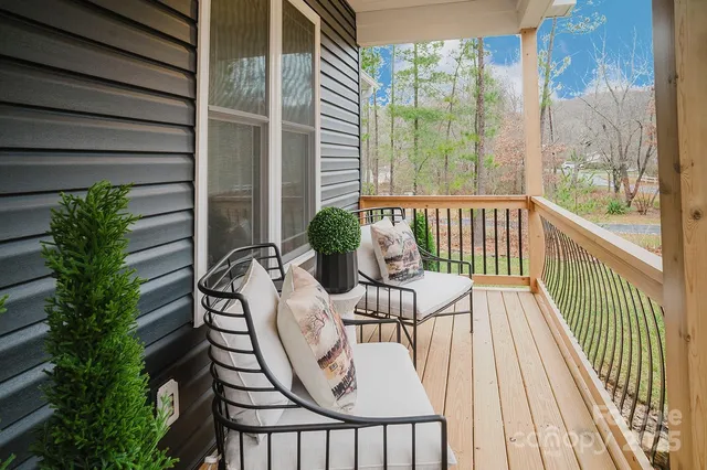 $565,000 | 140 Gosling Drive, Hendersonville, NC 28792