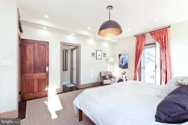 $3,197 | 408 Clifford Avenue, Alexandria, VA 22305