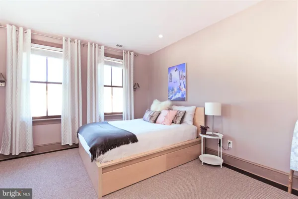$3,197 | 408 Clifford Avenue, Alexandria, VA 22305