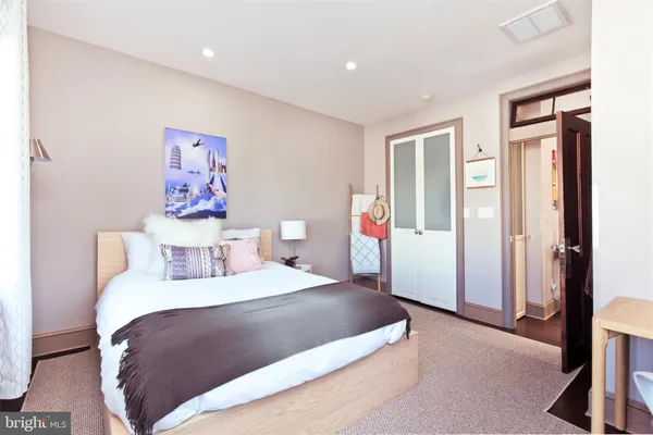 $3,197 | 408 Clifford Avenue, Alexandria, VA 22305