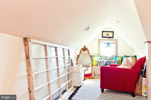 $3,197 | 408 Clifford Avenue, Alexandria, VA 22305