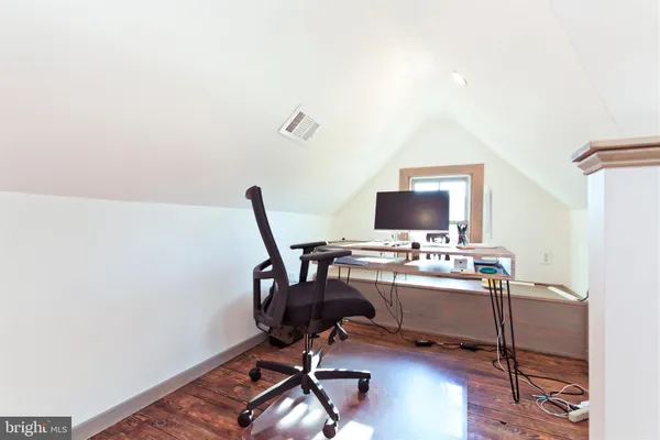 $3,197 | 408 Clifford Avenue, Alexandria, VA 22305