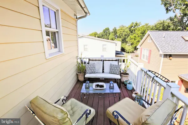 $3,197 | 408 Clifford Avenue, Alexandria, VA 22305