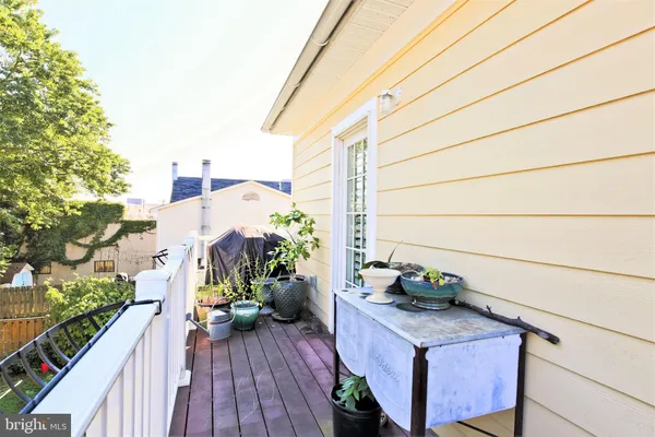 $3,197 | 408 Clifford Avenue, Alexandria, VA 22305