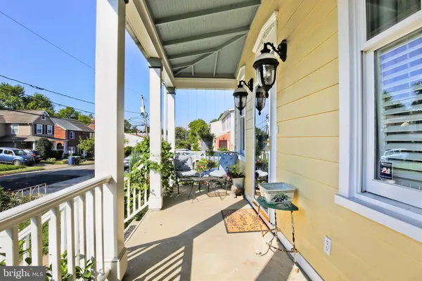 $3,197 | 408 Clifford Avenue, Alexandria, VA 22305