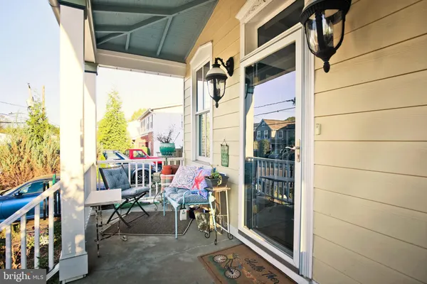 $3,197 | 408 Clifford Avenue, Alexandria, VA 22305