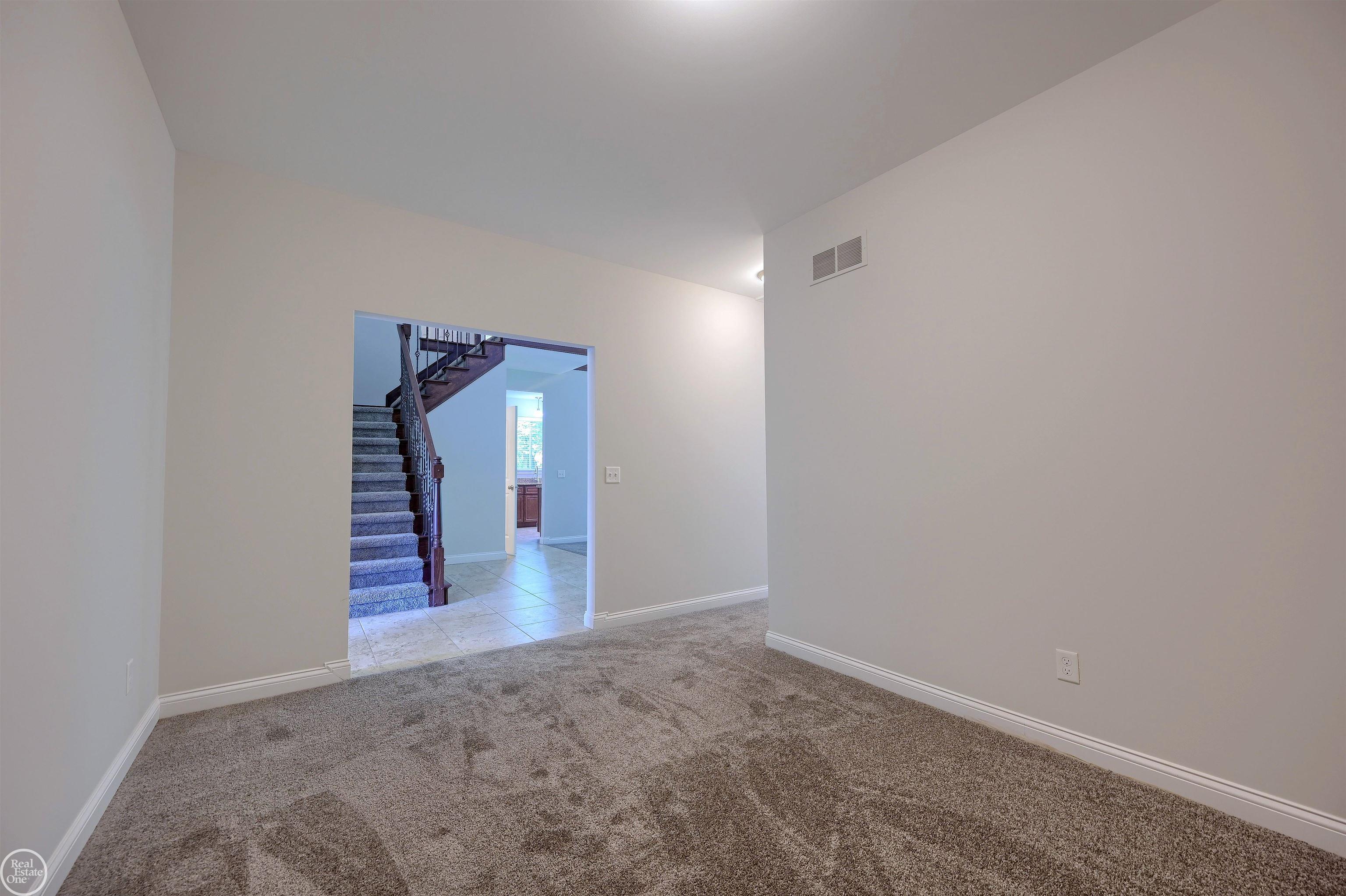 8199 22 Mile Road, Unit RIGHT SIDE ) Utica, MI 48317 - Photo 5 of 59
