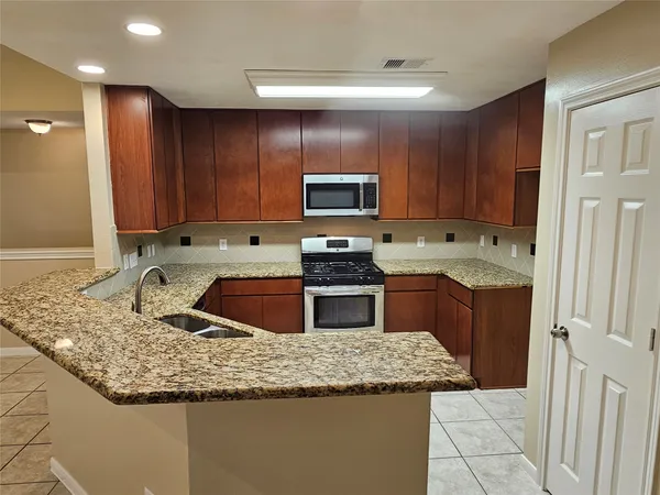 $2,250 | 3314 D H Watkins Drive, Deer Park, TX 77536