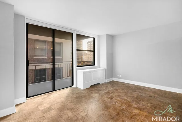 $4,200 | 330 East 39th Street, Unit 7P | Murray Hill